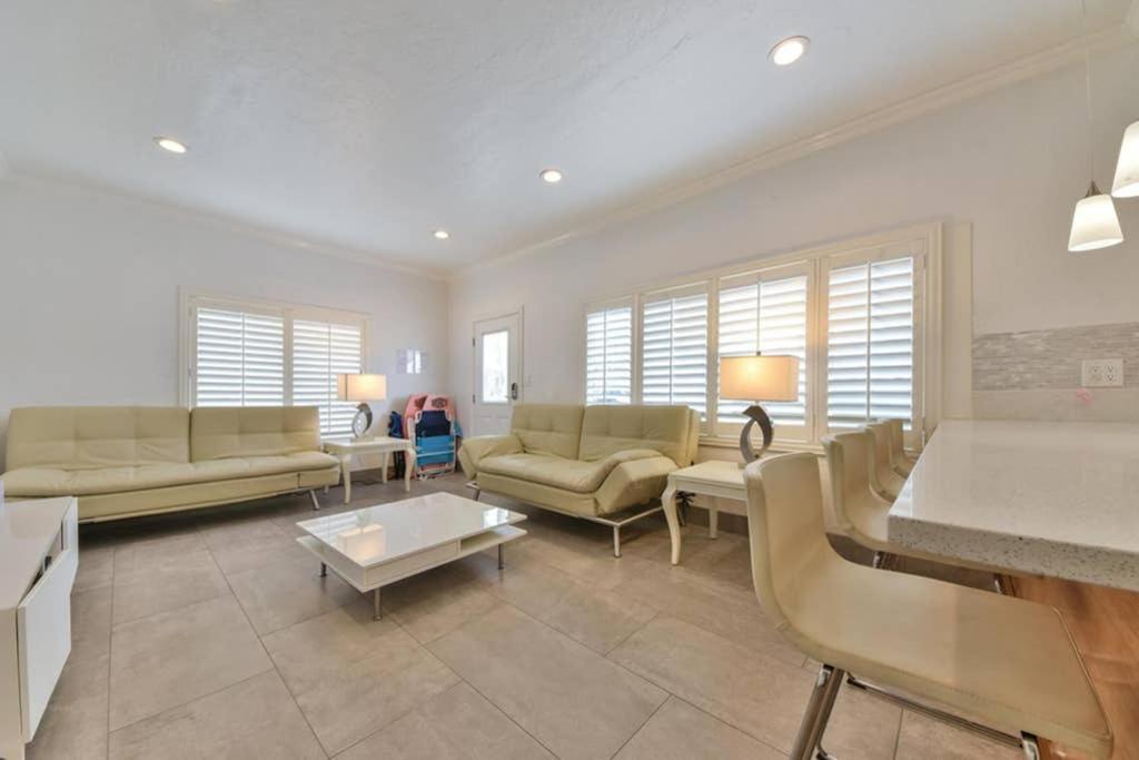 1000#1 Contemporary Home W/ Parking, Grill, & Ac! Newport Beach Exterior foto